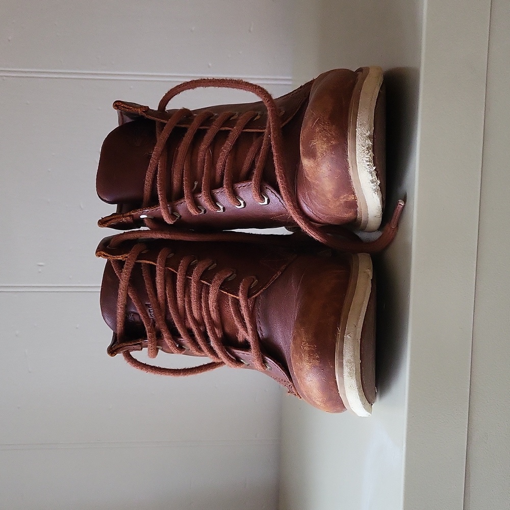 Timberland Boots - Picture 2 of 4